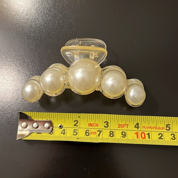 Pearl Hair Clip - Picture 5 of 5
